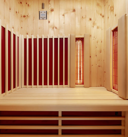 Infrarotkabinen in der Ausstellung von MAG Wellnesskonzepte an der B2 zwischen Augsburg und München – Modell Triosol Alpina