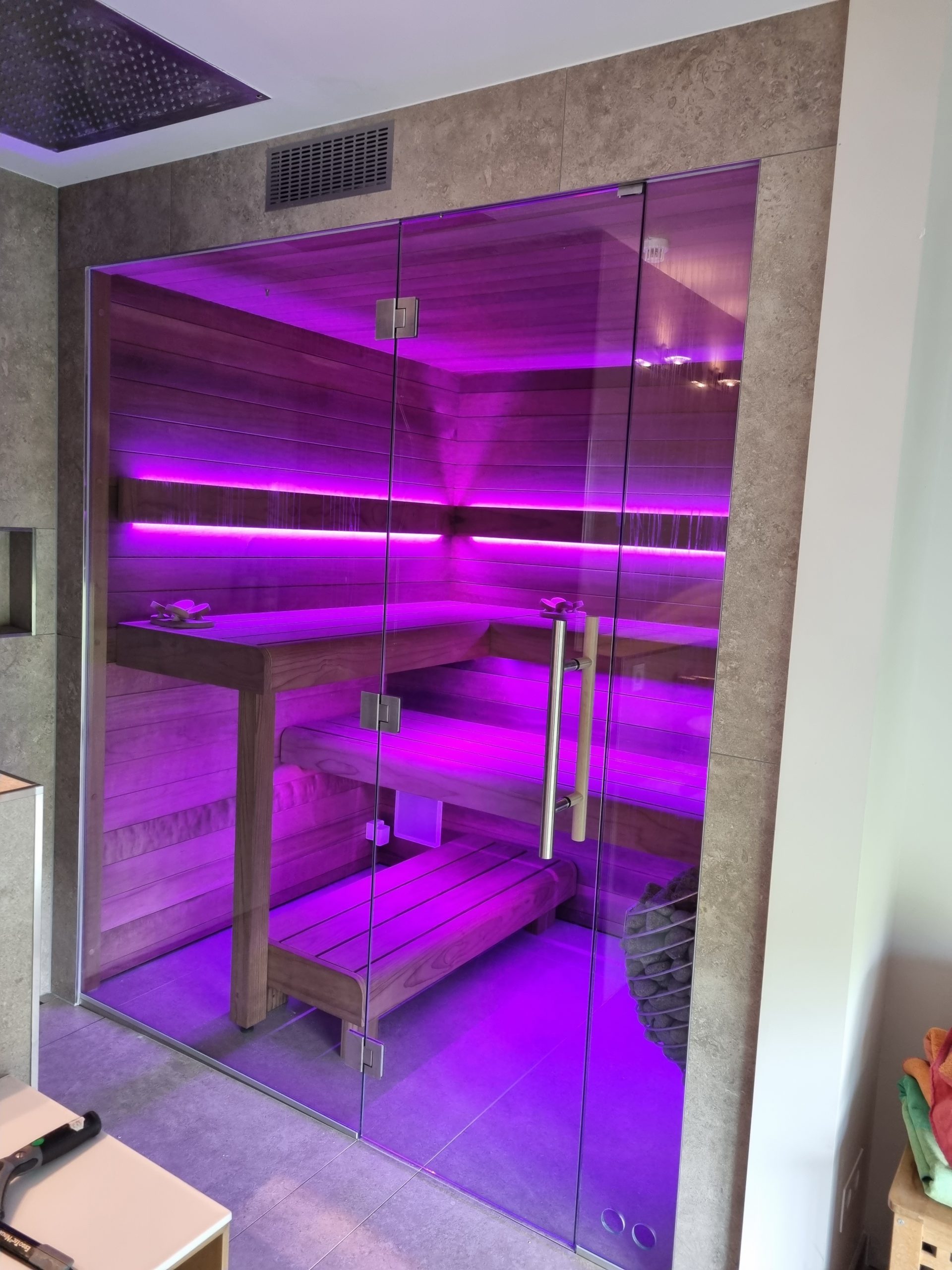 Einbauvariante des Saunabauers MAG Wellnesskonzepte – Sauna im Bad